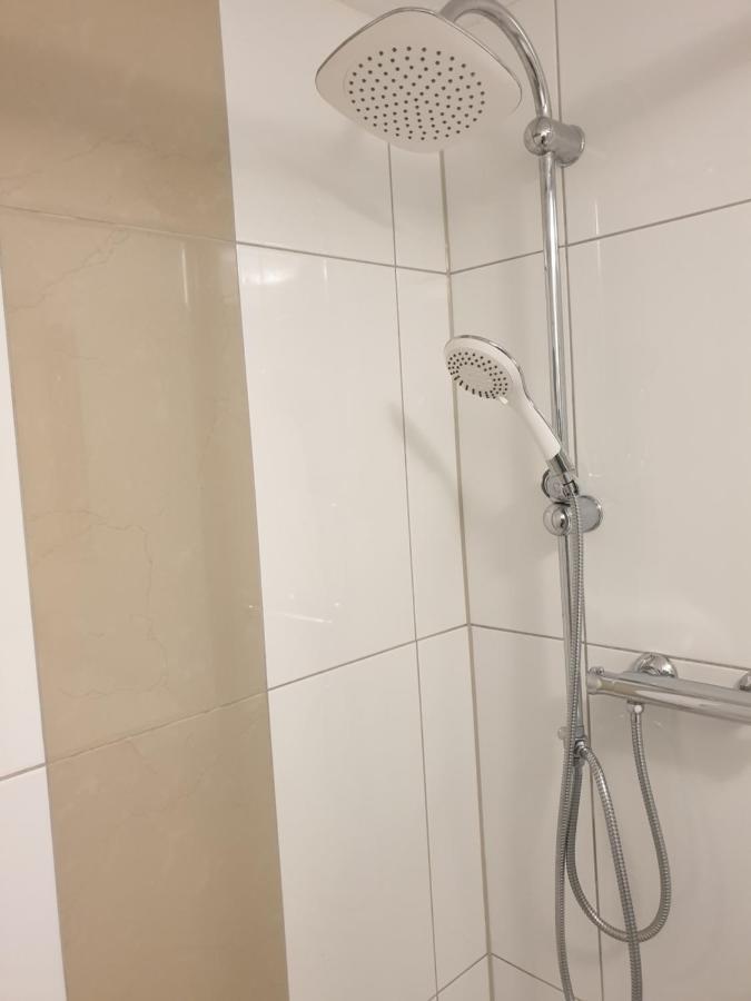 Moderne Einliegerwohnung Amara - Friedrichshafen Am Bodensee Exterior foto